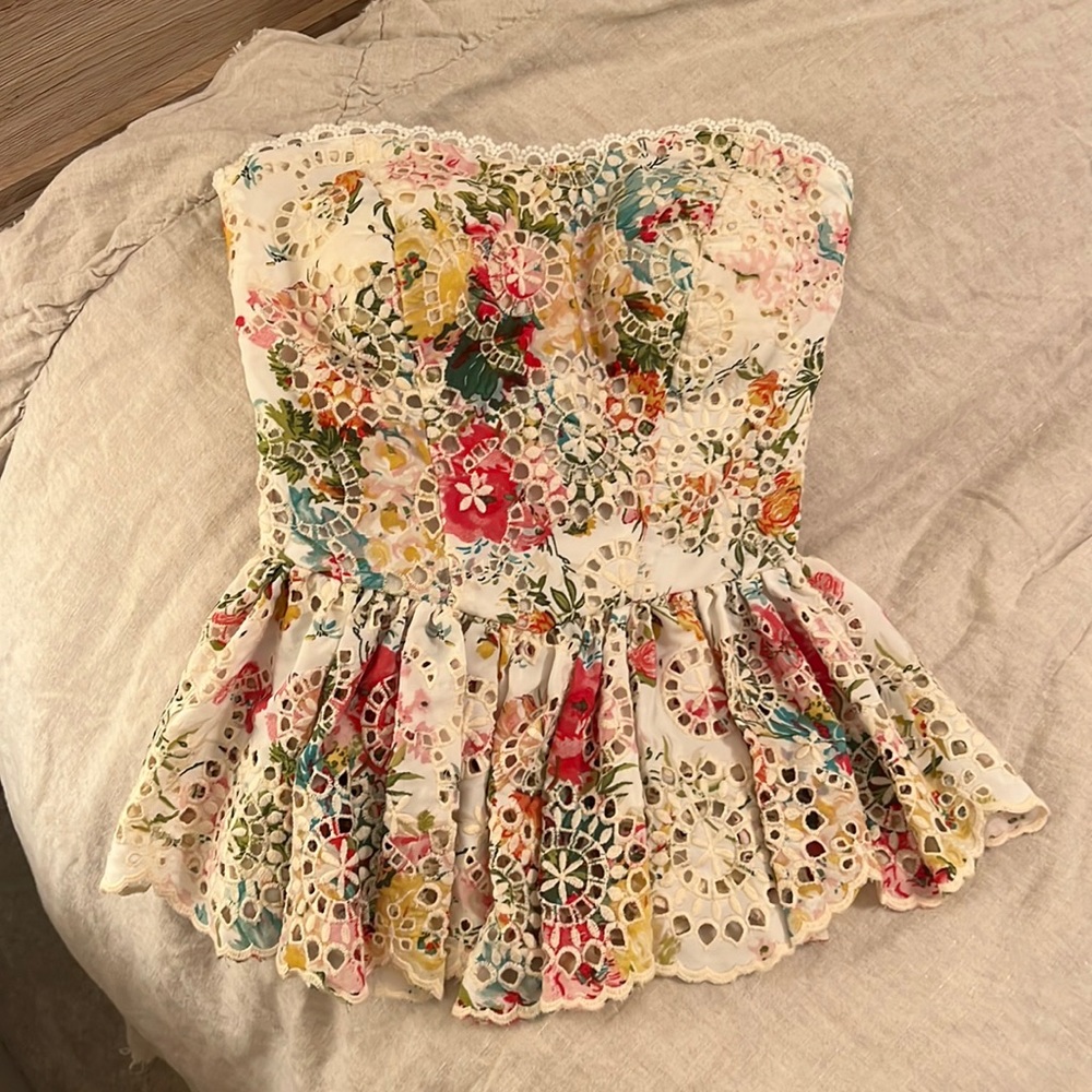 VICI eyelet top